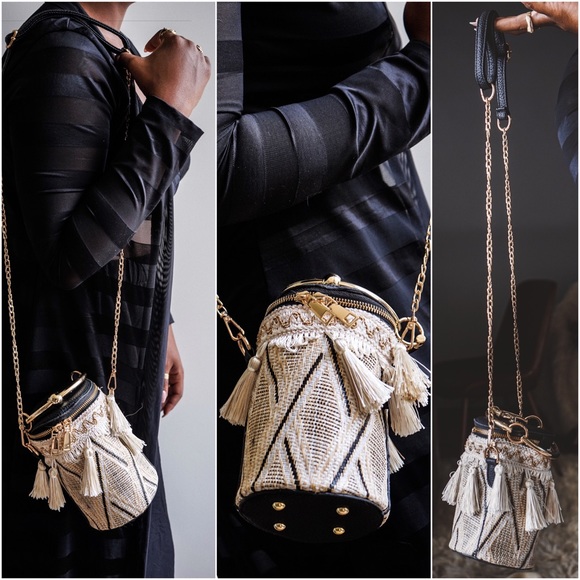 Calypso Tassel Bucket Bag ❤️ - Picture 7 of 8